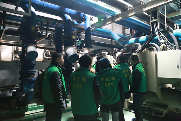 心日源运用磁悬浮机子对中央空调进行节能改造图